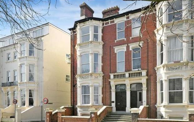 This ground floor flat was sold for £112,000 within 28 days.